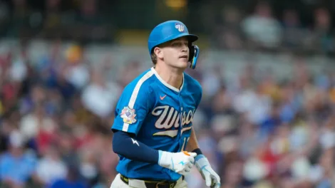 Brewers manager Pat Murphy benches rookie Cooper Pratt